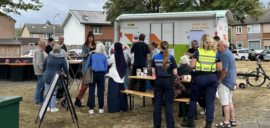 Wijkterras brengt mensen uit de wijk bij elkaar (video)