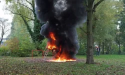 Glijbaan in Waalwijk in de brand: vermoedelijk brandstichting