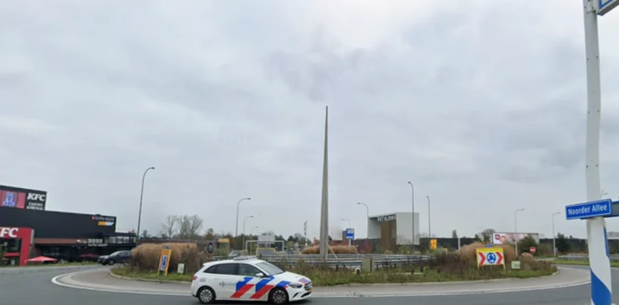 Politie houdt grote controle bij parkeerplaats Piet Klerkx