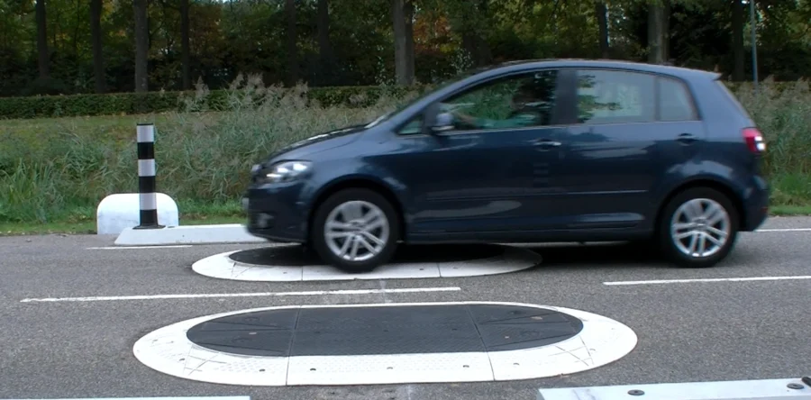 Nieuwe verkeersdrempels Ambrosiusweg hebben groot effect (video)