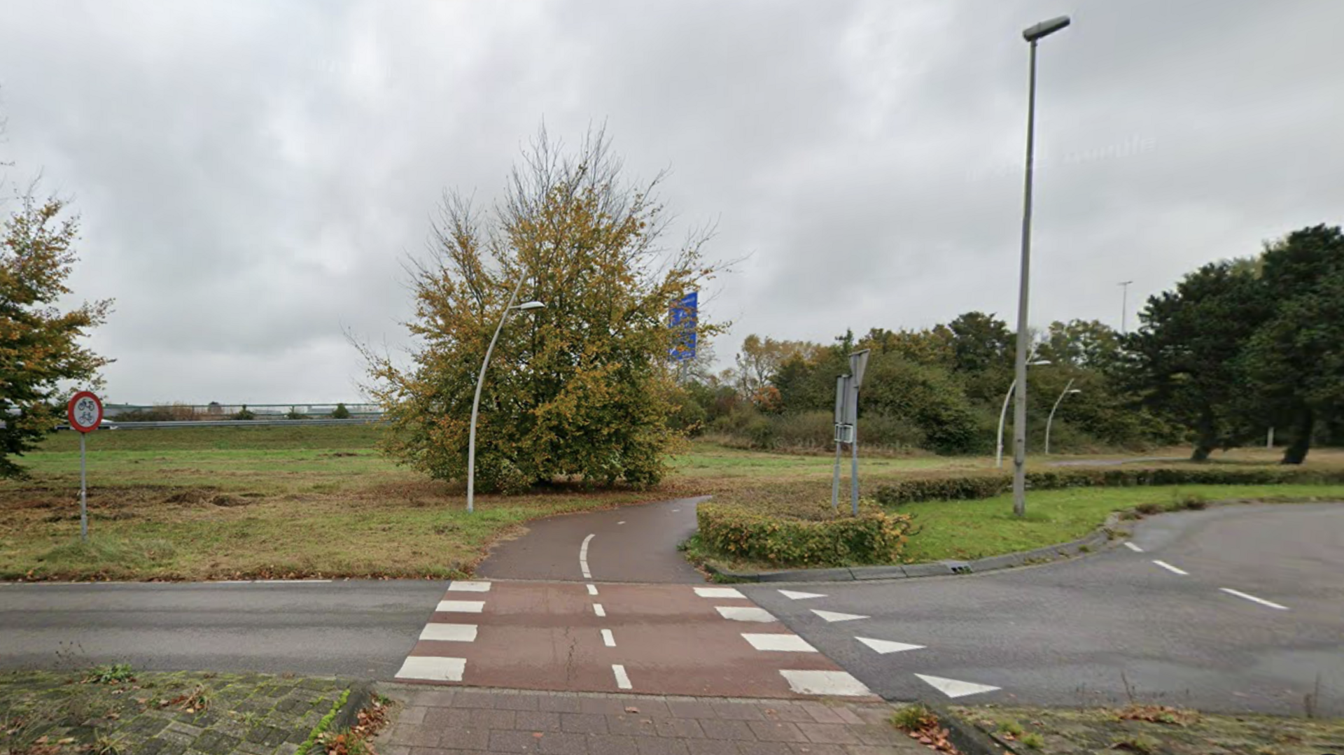 Fietsster hard ten val na botsing met auto in Drunen