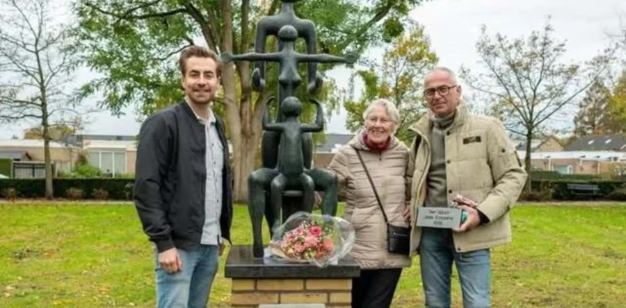 Kunstwerk ‘Het Gezin’ terug in Waspik