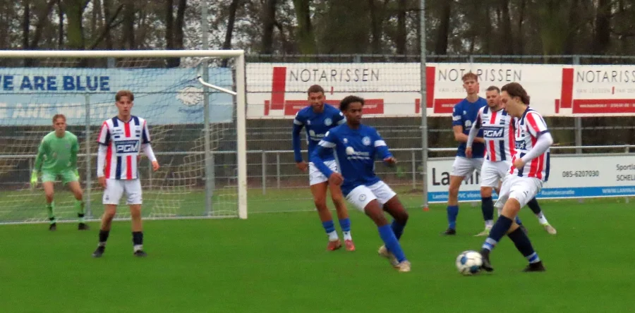 R.W.B. scoort er tegen Schelluinen driftig op los