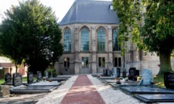 Wandelpaden begraafplaatsen Sprang-Capelle en Waspik in onderhoud