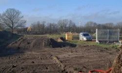 Eerste grondwerkzaamheden voor bouw flexwoningen Kaatsheuvel gestart
