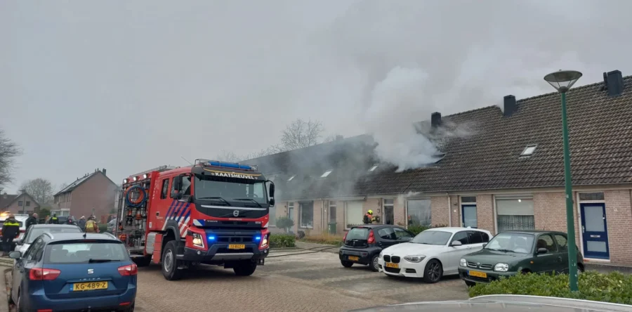 Brand in woning aan Mark in Kaatsheuvel: veel rook