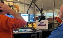 Glazen huis in Kaatsheuvel haalt op eerste dag meer dan 6.000 euro