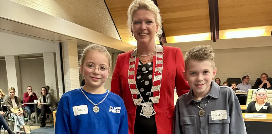 Nieuwe jeugdburgemeesters in Heusden zijn Anouk en Stef