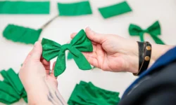 Efteling blaast grootste strik ter wereld nieuw leven in