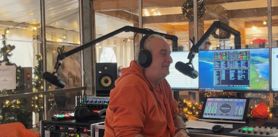 Piet van Aalst haalt in Glazen Huis geld op voor goede doelen (video)