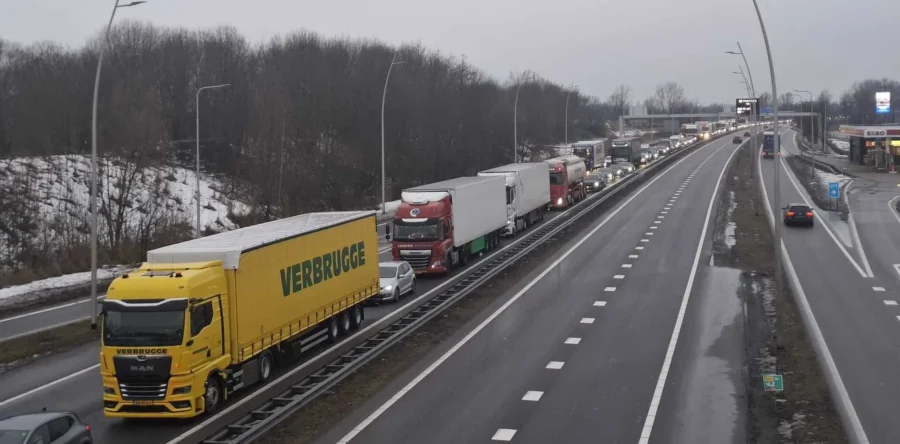 Flinke vertraging op Midden-Brabantweg door werkzaamheden