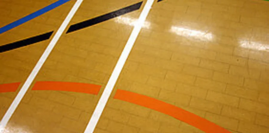 Sporthallen Dongen weer open na dakcontrole