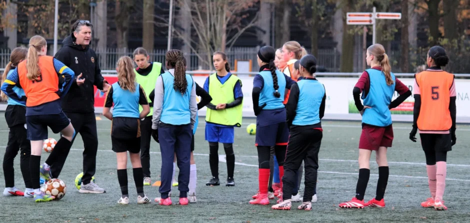Regioteam de Langstraat stelt drie meidenvoetbalteams samen