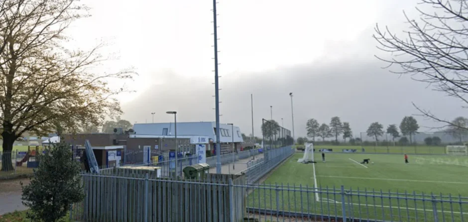 Nieuwe loopbrug moet oversteken veiliger maken bij RKDVC