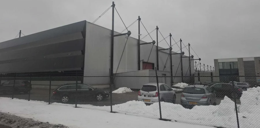 Dak Willems Logistics Waalwijk ingestort door hevige sneeuwval