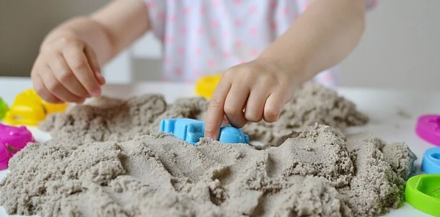 Gemeente Heusden waarschuwt over speelzand met asbest