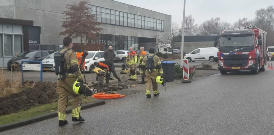 Gasleiding geraakt tijdens graafwerkzaamheden in Waalwijk
