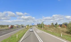 Geldwagen strandt door pech op Midden-Brabantweg in Waalwijk