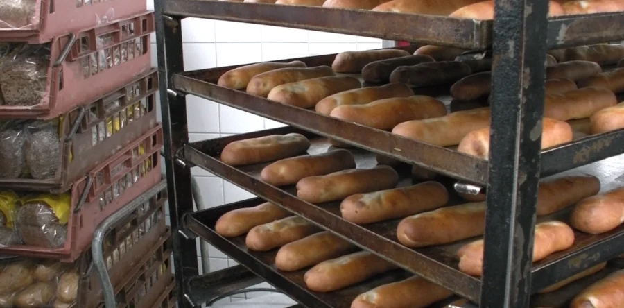 Lekkerste worstenbroodje komt misschien wel uit de Langstraat (Video)