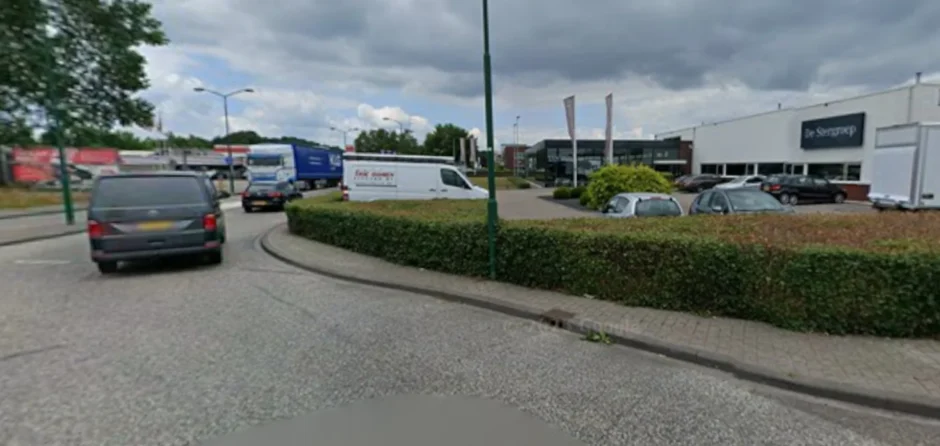 Kop-staart botsing in Dongen veroorzaakt veel schade