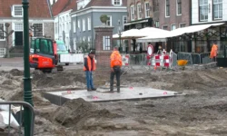Historische waterput Heusden teruggeplaatst onder de vismarkt (Video)