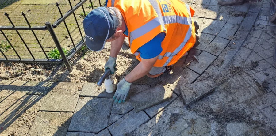 Stoepen Oudheusden deels hersteld na klacht inwoner