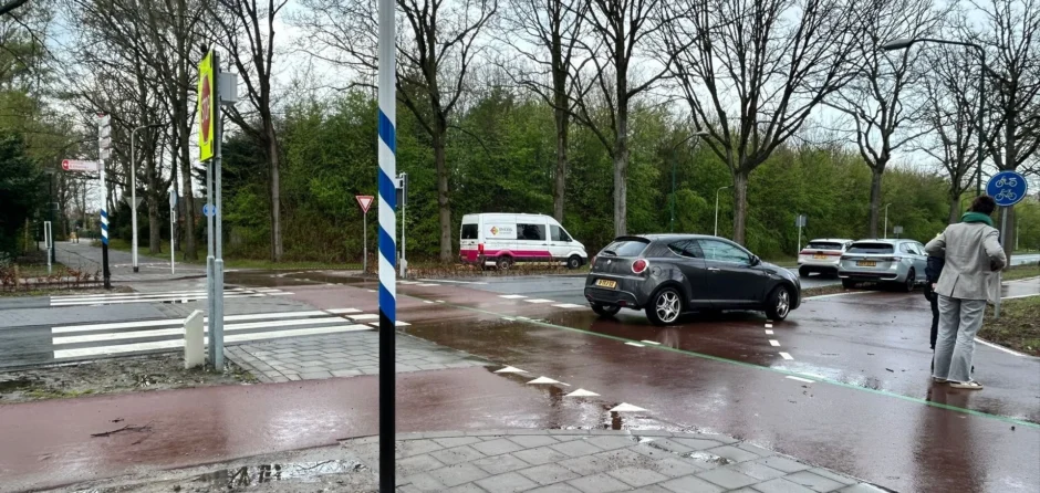 Fietser lichtgewond bij aanrijding op kruising Duinlaan-Horst
