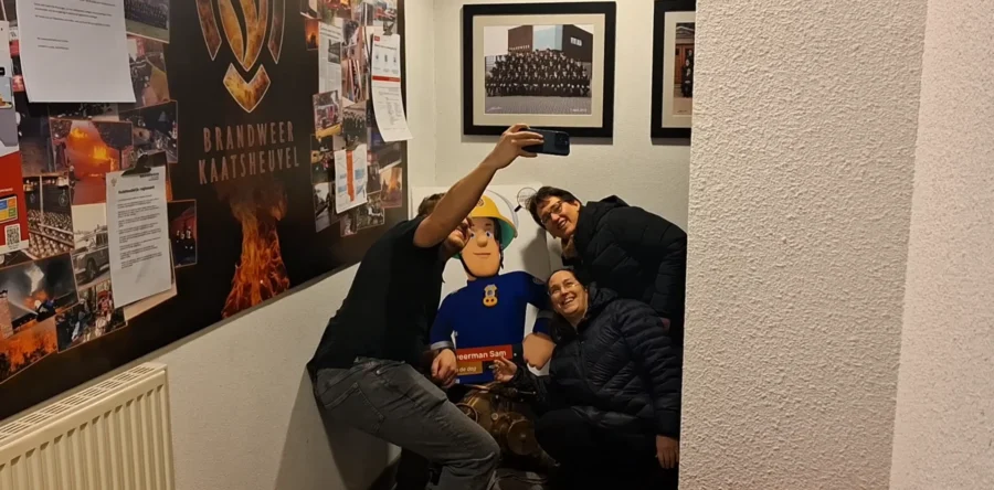 Deelnemers al hard bezig voor de Kaatsheuvelse Dorpskwis (Video)