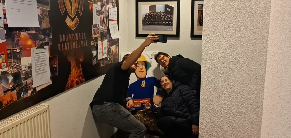 Deelnemers al hard bezig voor de Kaatsheuvelse Dorpskwis (Video)