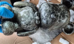 Drugs gevonden in dichtgelijmde poppen op A59 bij Vlijmen