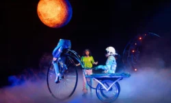 Efteling presenteert nieuwe parkshow: Magicaluna