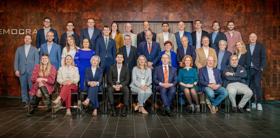 “Zo waarlijke helpe mij God almachtig”: Waalwijkse raad beëdigd