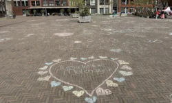 Anton Pieckplein vol hartjes voor vrijwilligers Loon op Zand (Video)