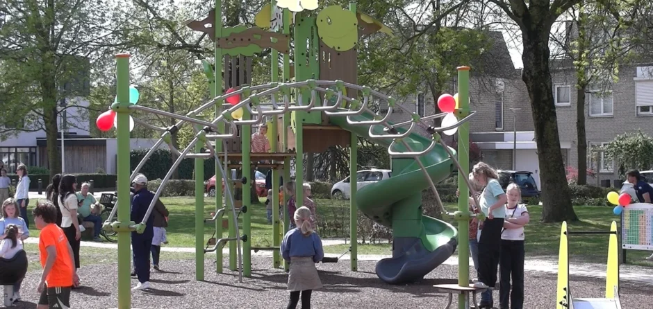 Inclusieve speeltuin Gradenboog geopend in het zonnetje (Video)