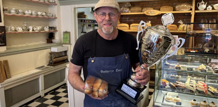 Bakkertje Deeg heeft het lekkerste Brabantse Worstenbroodje (video)