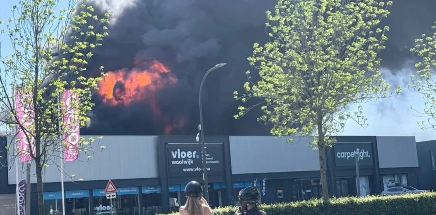 Update: dik rookgordijn bij megabrand meubelboulevard Waalwijk