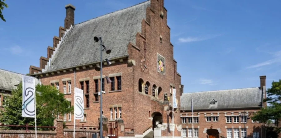 Raadhuisplein op de schop; monumentale panden worden aangepakt