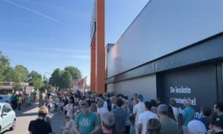 Leegverkoop Woonexpress Waalwijk zorgt voor gigadrukte (video)