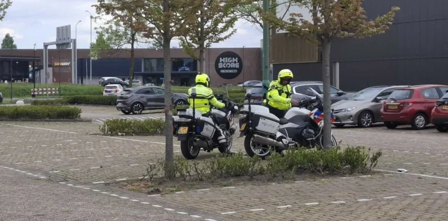 Verkeerscontrole uitgevoerd door politie bij Piet Klerkx Waalwijk