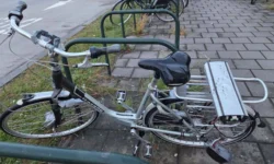 Fietsen vernield bij bushalte Efteling: politie zoekt getuigen