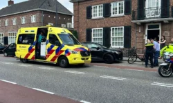 Meisje op fiets aangereden door auto aan Wilhelminastraat Waalwijk