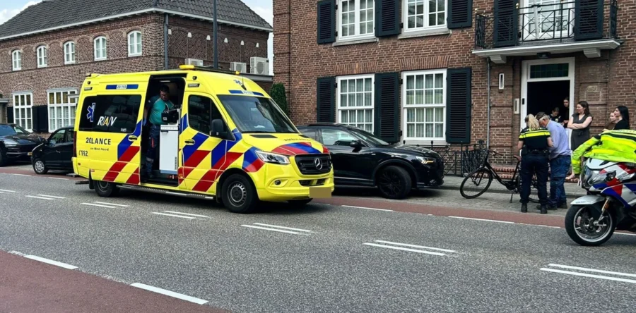 Meisje op fiets aangereden door auto aan Wilhelminastraat Waalwijk
