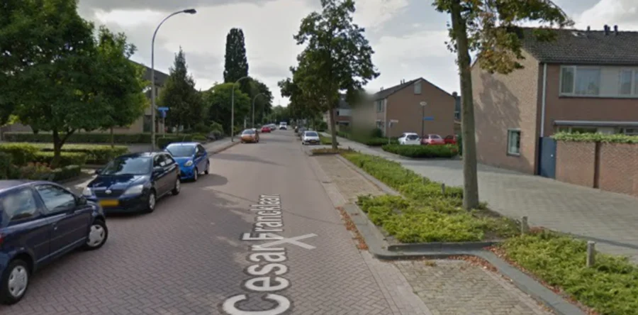 Botsing tussen auto en fietser op Cesar Francklaan Waalwijk