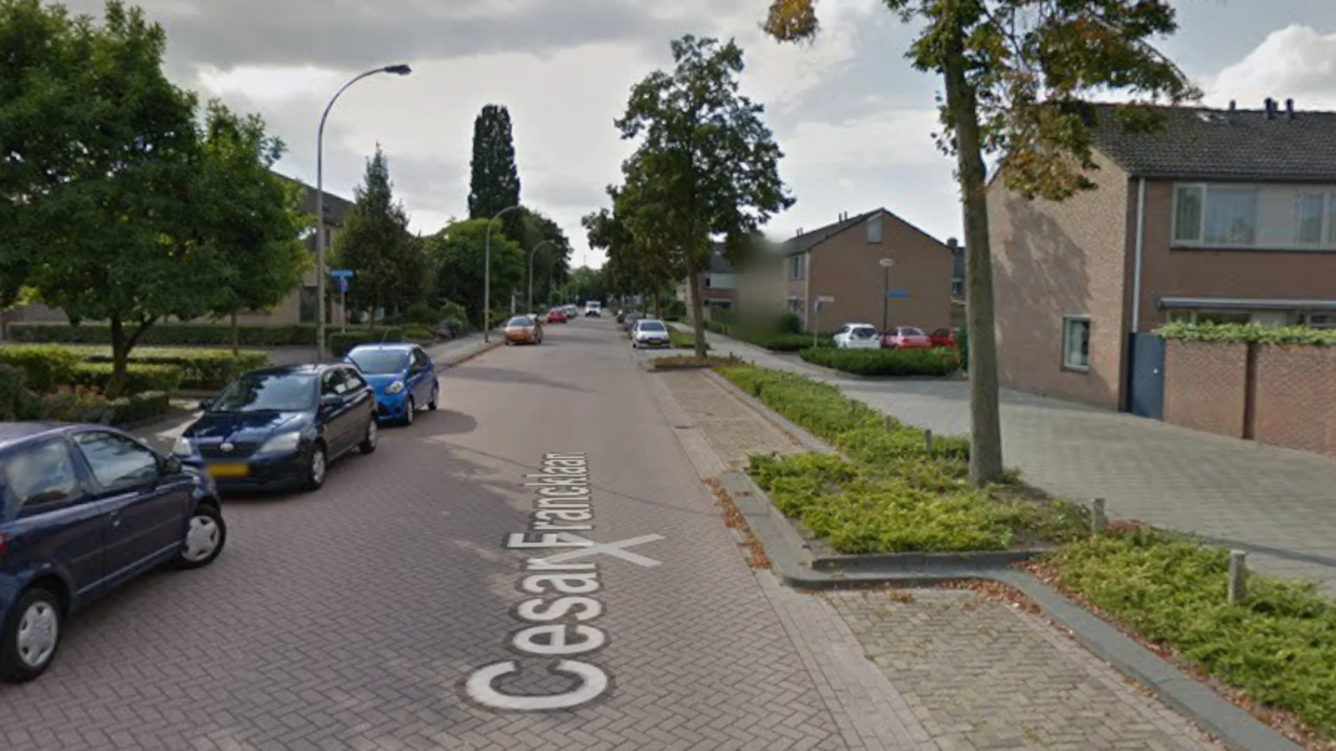 Botsing tussen auto en fietser op Cesar Francklaan Waalwijk