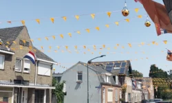 Van Heeswijkstraat in Kaatsheuvel kleurt oranje (Video)