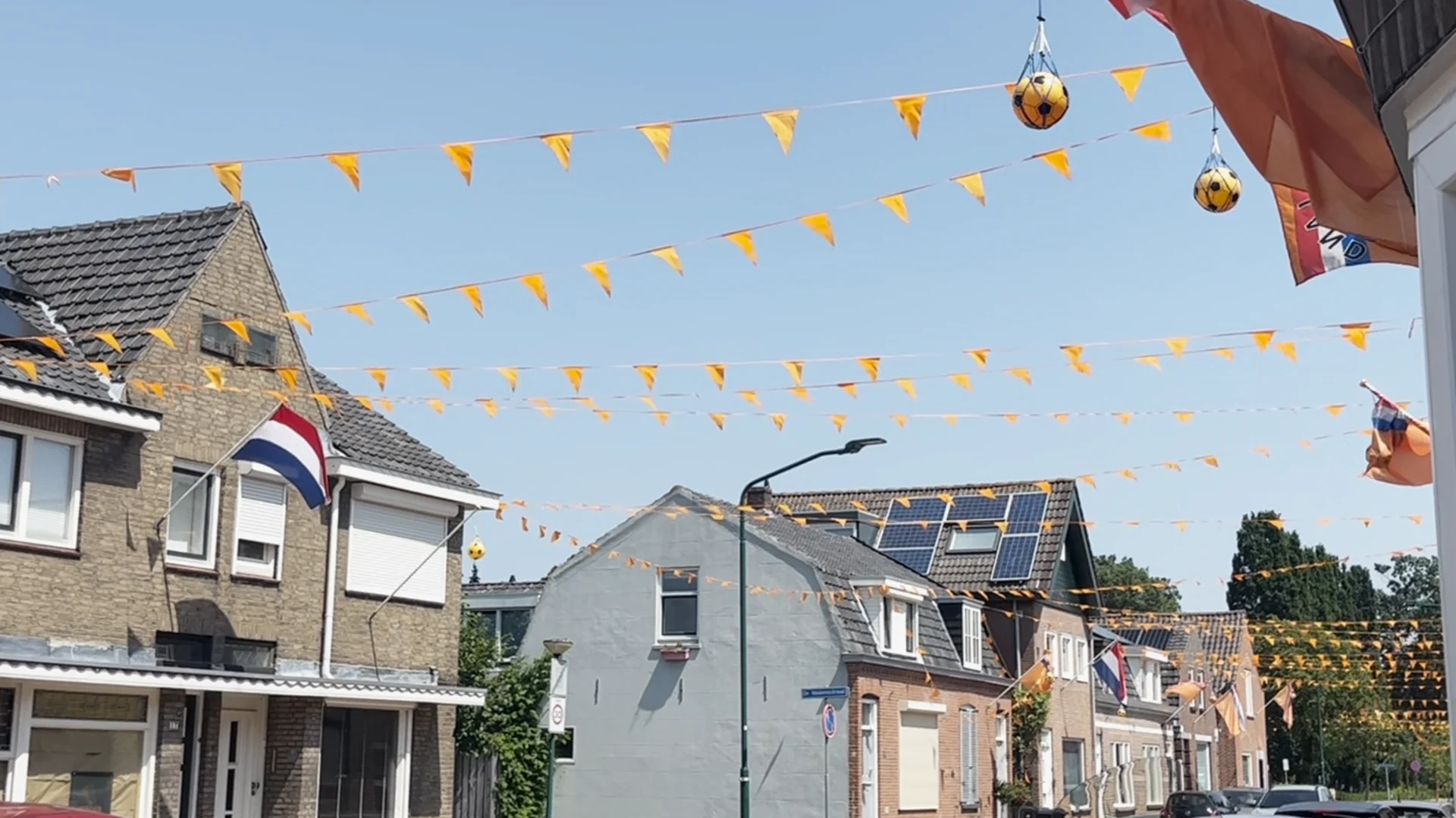 Van Heeswijkstraat in Kaatsheuvel kleurt oranje (Video)