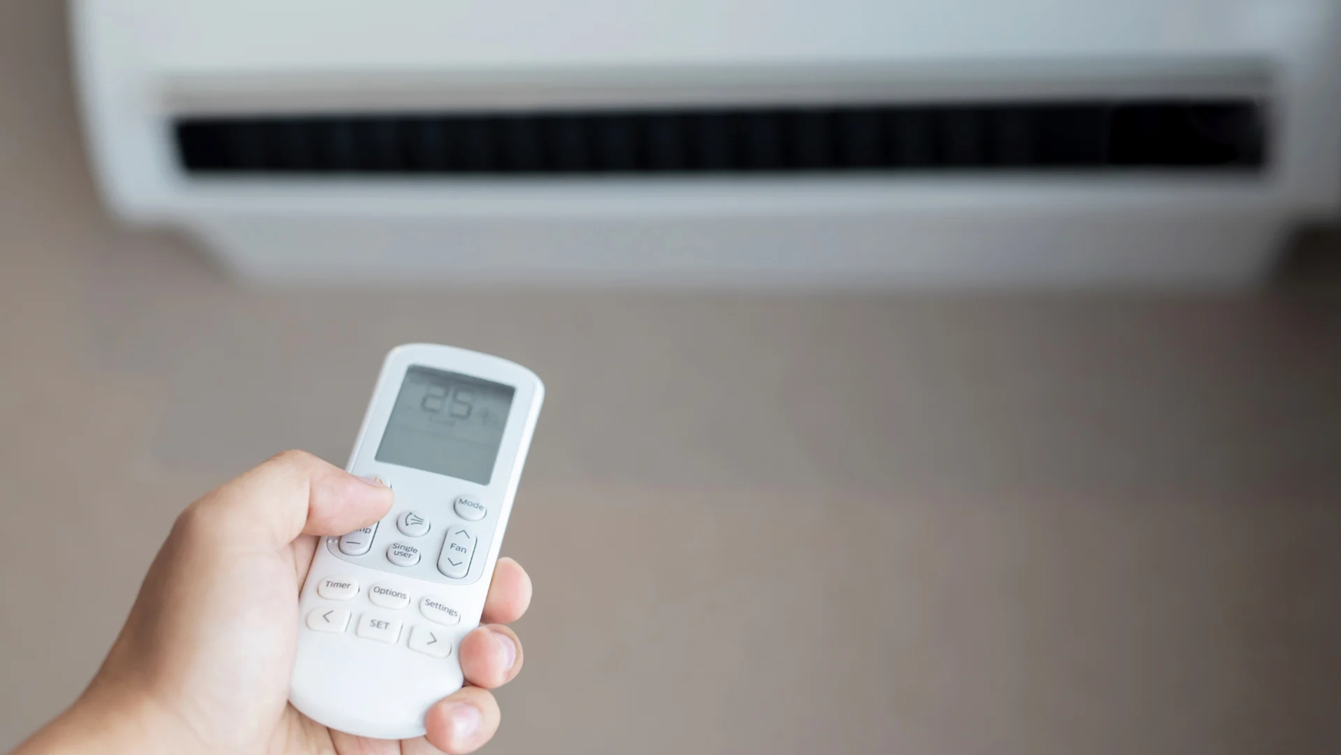 Airco in Drunen vat vlam en veroorzaakt veel schade
