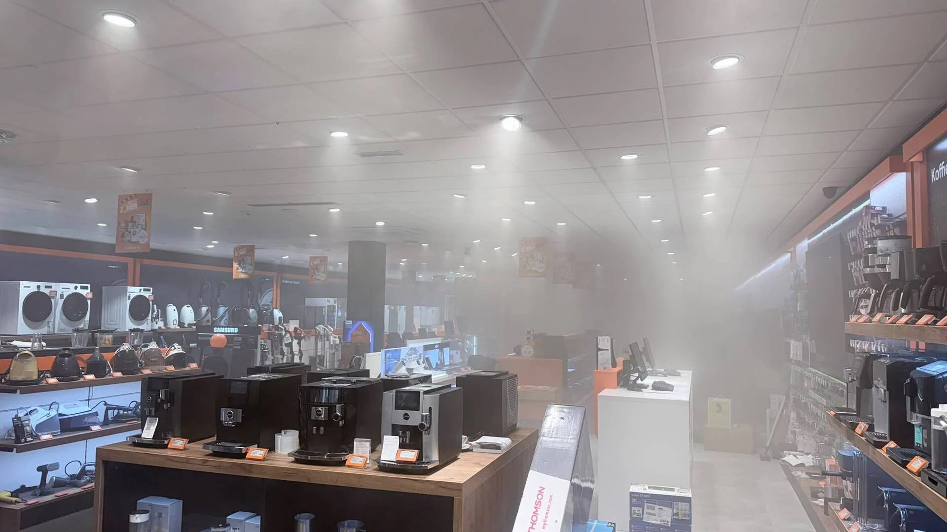 Alarm activeert rookmachine in winkel: brandweer rukt uit