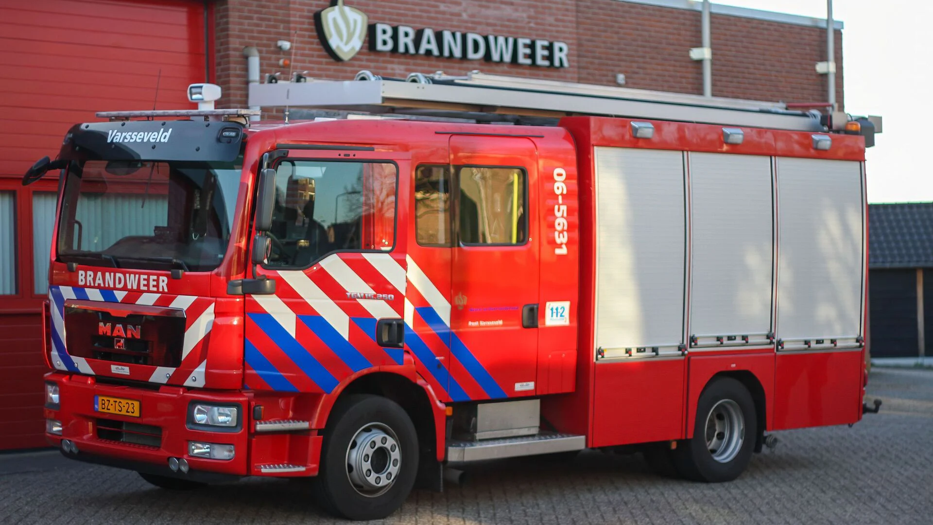 Meerdere hooirollen in brand op Halve Zolenpad