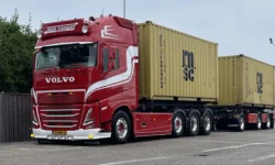 Chauffeur Kaatsheuvel maakt kans op titel mooiste truck van Nederland